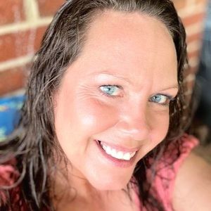 Meet your Posher, Loranda